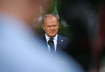 Niepokój w Brukseli. Tusk straci ochronę eurokratów?